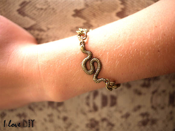 un bracelet serpent DIY