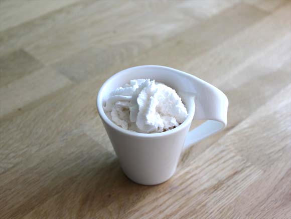 un cafe chantilly avec peu de calories