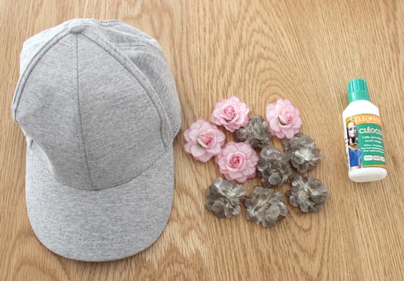 customiser une casquette avec des fleurs