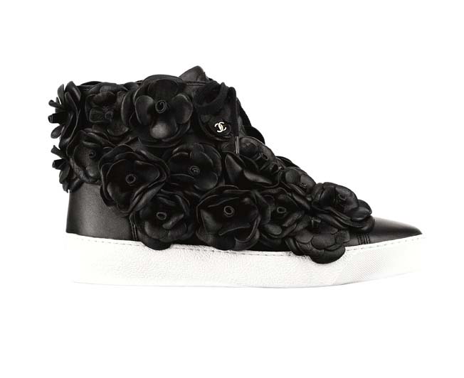 Les-baskets-Chanel_camelia